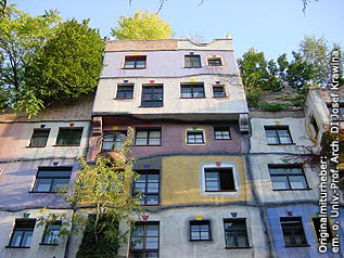 Die bunte Fassade des Hundertwasserhaus