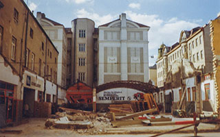 Noch ist nicht viel von der Architektur Hundertwassers zu erkennen.