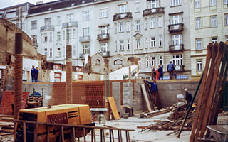 It is not easy to recognize much of the architecture of Hundertwasser yet.